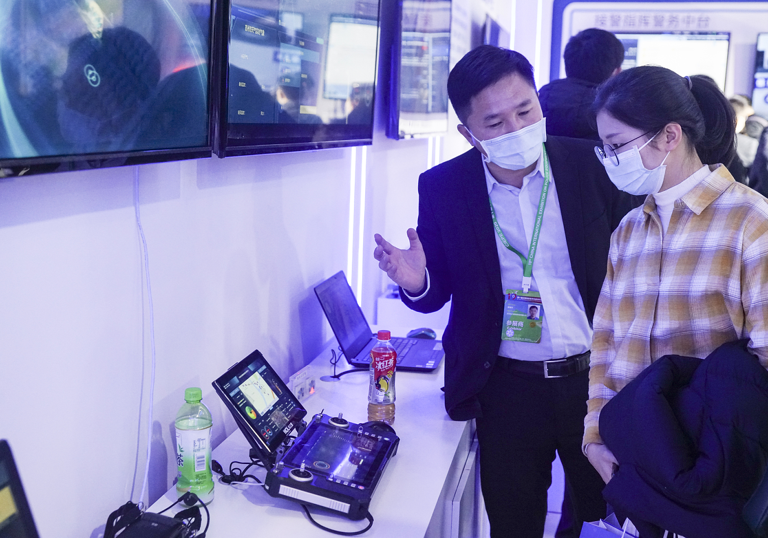 11月23-28日  北京國(guó)際會(huì)議中心   國(guó)家領(lǐng)導(dǎo)人參觀光之翼產(chǎn)品4.png